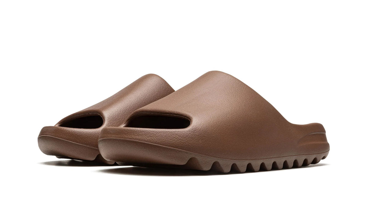 YEEZY SLIDE "Flax" sneaker product image 2 | Foot Spikes