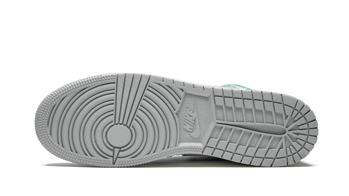 Air Jordan 1 Retro High OG "Turbo Green" sneaker product image 3 | Foot Spikes