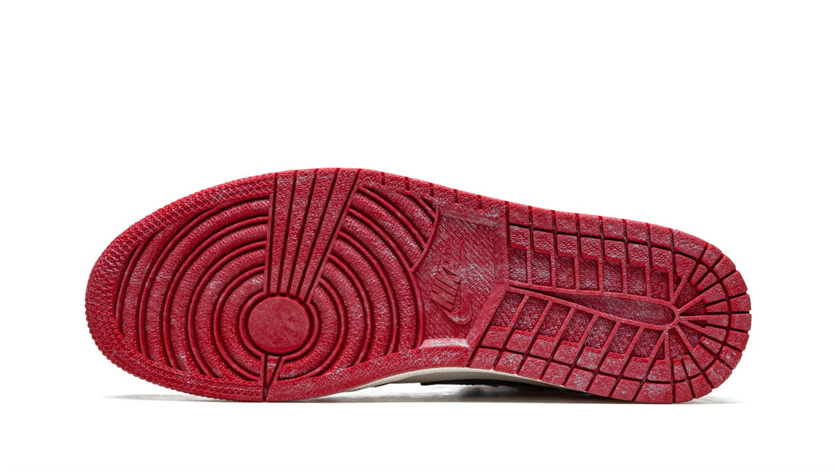 Air Jordan 1 Retro High OG "Chicago Lost and Found" sneaker product image 5 | Foot Spikes