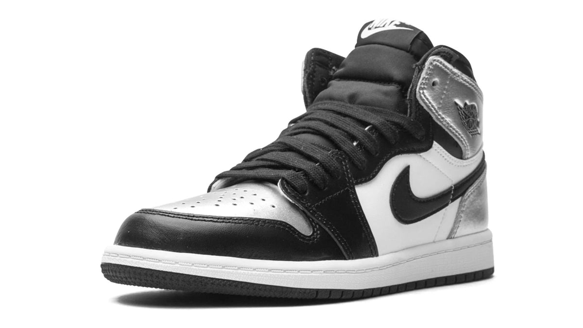 AIR JORDAN 1 RETRO HIGH OG WMNS "Silver Toe" sneaker product image 3 | Foot Spikes