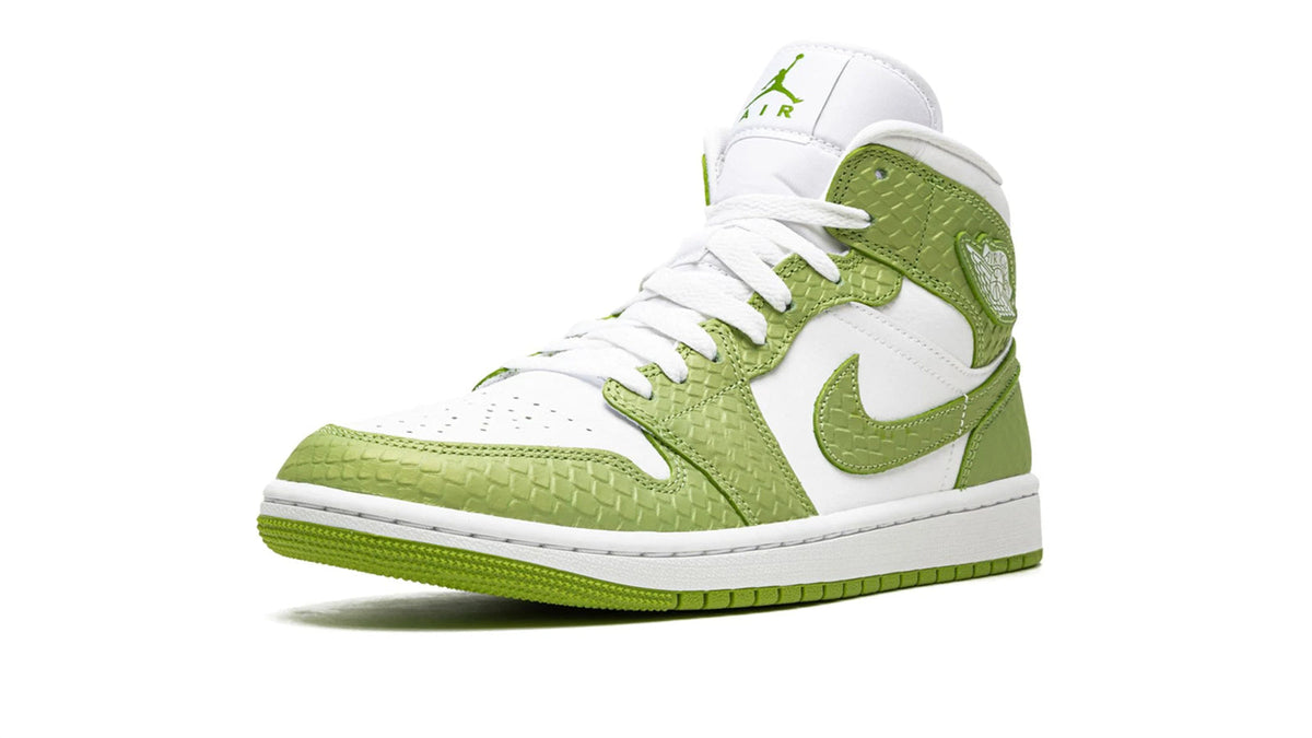 AIR JORDAN 1 MID SE WMNS "Green Python" sneaker product image 3 | Foot Spikes