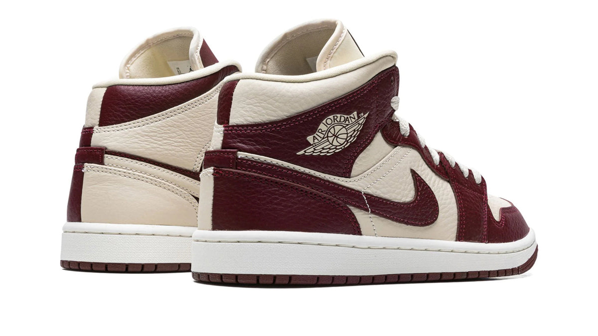 AIR JORDAN 1 WMNS "Split Cherrywood Red" sneaker product image 4 | Foot Spikes