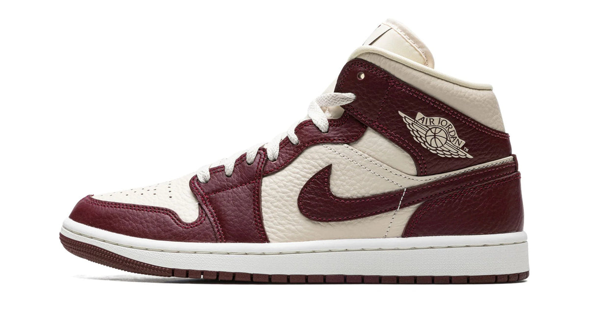 AIR JORDAN 1 WMNS "Split Cherrywood Red" sneaker product image 1 | Foot Spikes