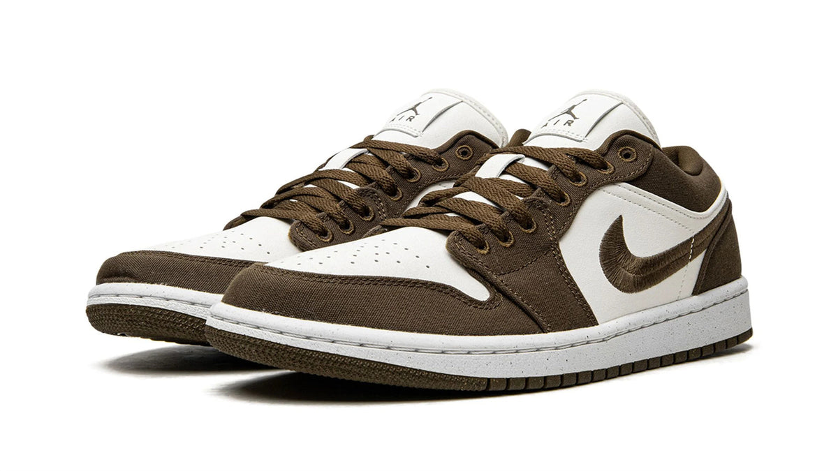 AIR JORDAN 1 LOW WMNS "Light Olive" sneaker product image 2 | Foot Spikes