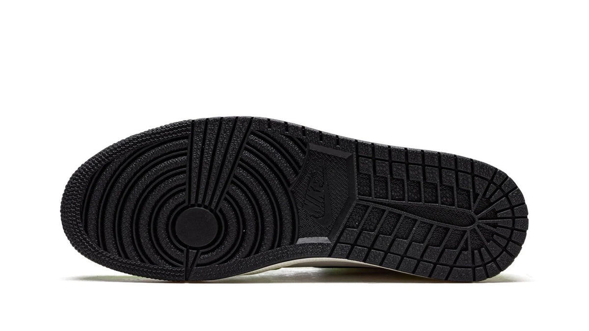 Air Jordan 1 High OG "Visionaire" sneaker product image 5 | Foot Spikes