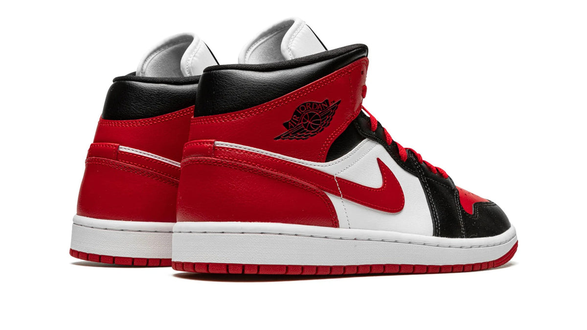 Air Jordan 1 Retro High OG GS "Bred Toe" sneaker product image 4 | Foot Spikes