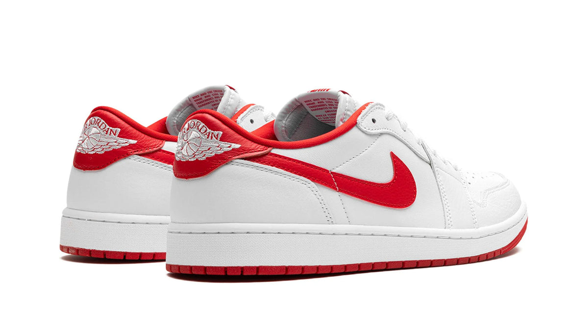 AIR JORDAN 1 MID WMNS "University Red" sneaker product image 4 | Foot Spikes