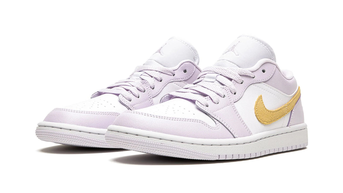 AIR JORDAN 1 LOW WMNS "Barely Grape" sneaker product image 2 | Foot Spikes