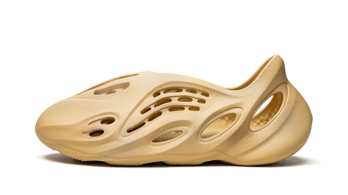 YEEZY FOAM RUNNER "Desert Sand" sneaker product image 1 | Foot Spikes