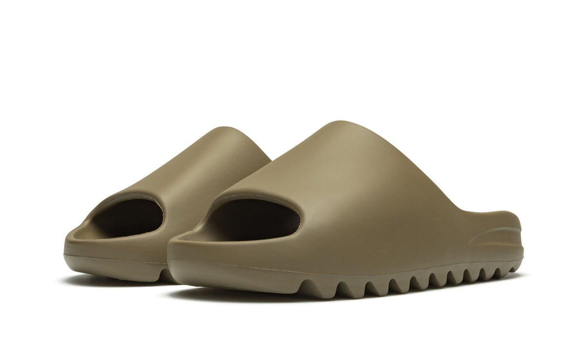 YEEZY SLIDE "Earth Brown" sneaker product image 2 | Foot Spikes