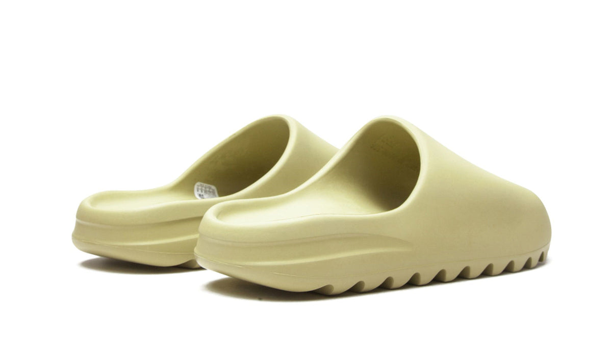 YEEZY SLIDE "Resin 2021" sneaker product image 5 | Foot Spikes