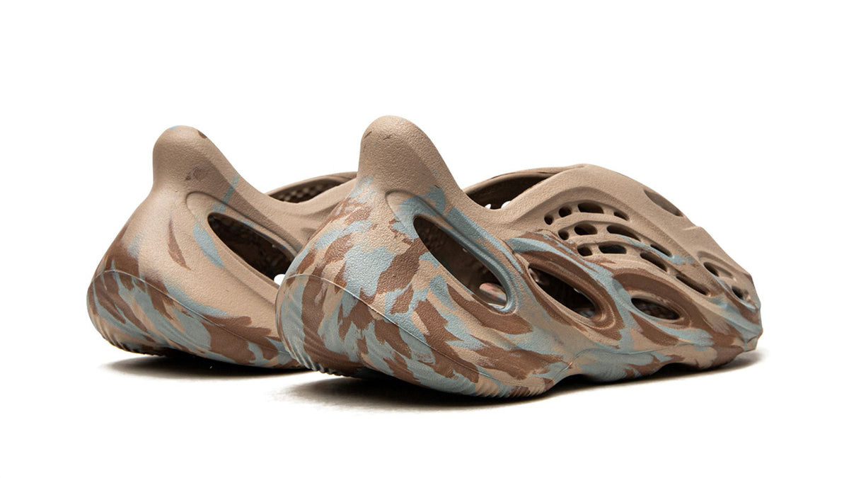 YEEZY FOAM RUNNER "MX Sand Grey" sneaker product image 4 | Foot Spikes