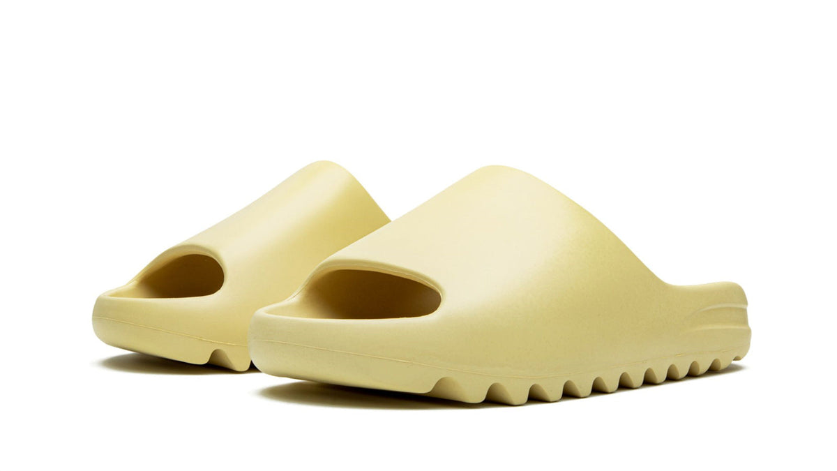 YEEZY SLIDE "Desert Sand" sneaker product image 2 | Foot Spikes