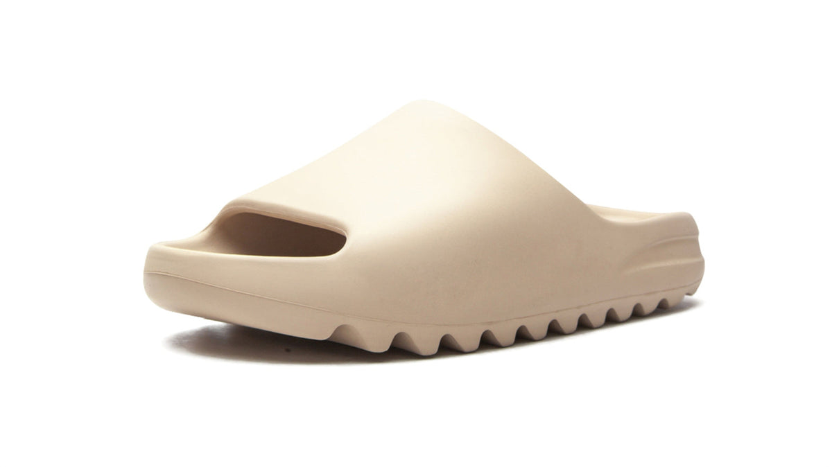 YEEZY SLIDE "Pure 2021" sneaker product image 2 | Foot Spikes
