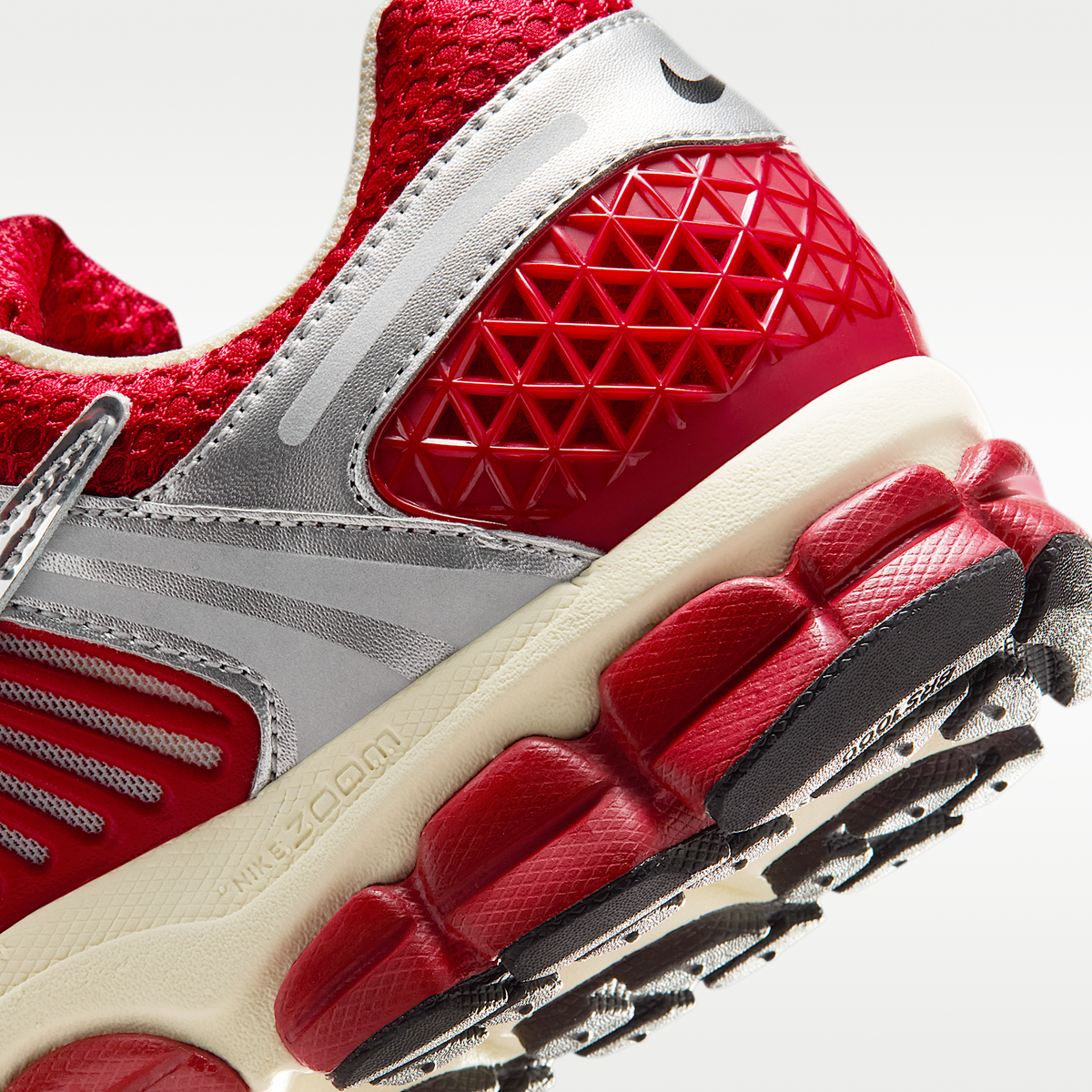 Zoom Vomero 5 Gym Red/Chrome/Metallic Silver sneaker product image 8 | Foot Spikes