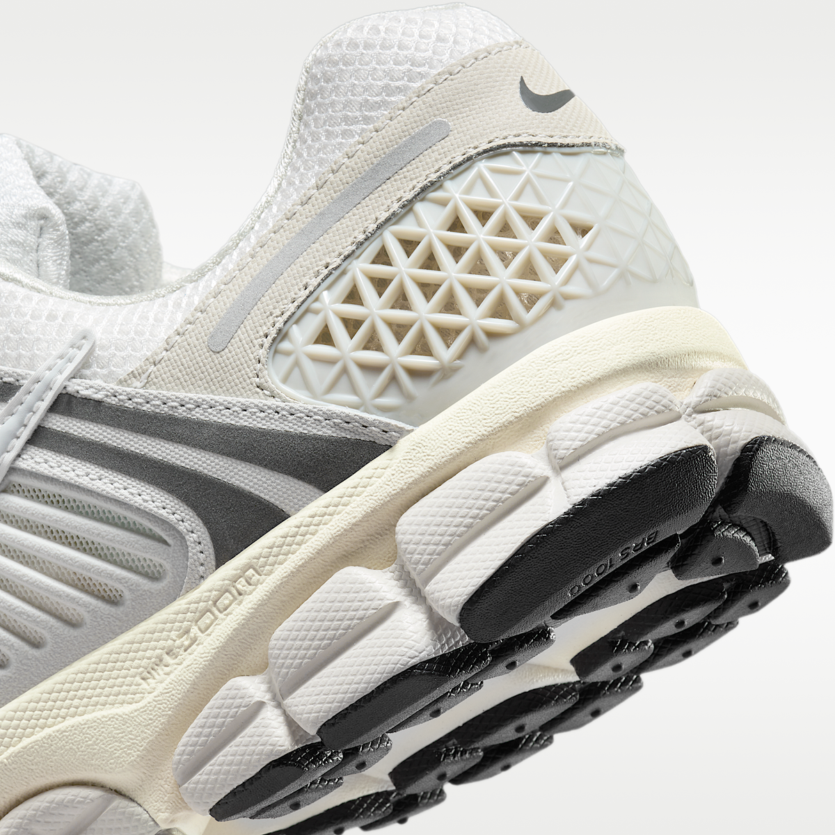 Zoom Vomero 5 SE Platinum Tint sneaker product image 8 | Foot Spikes
