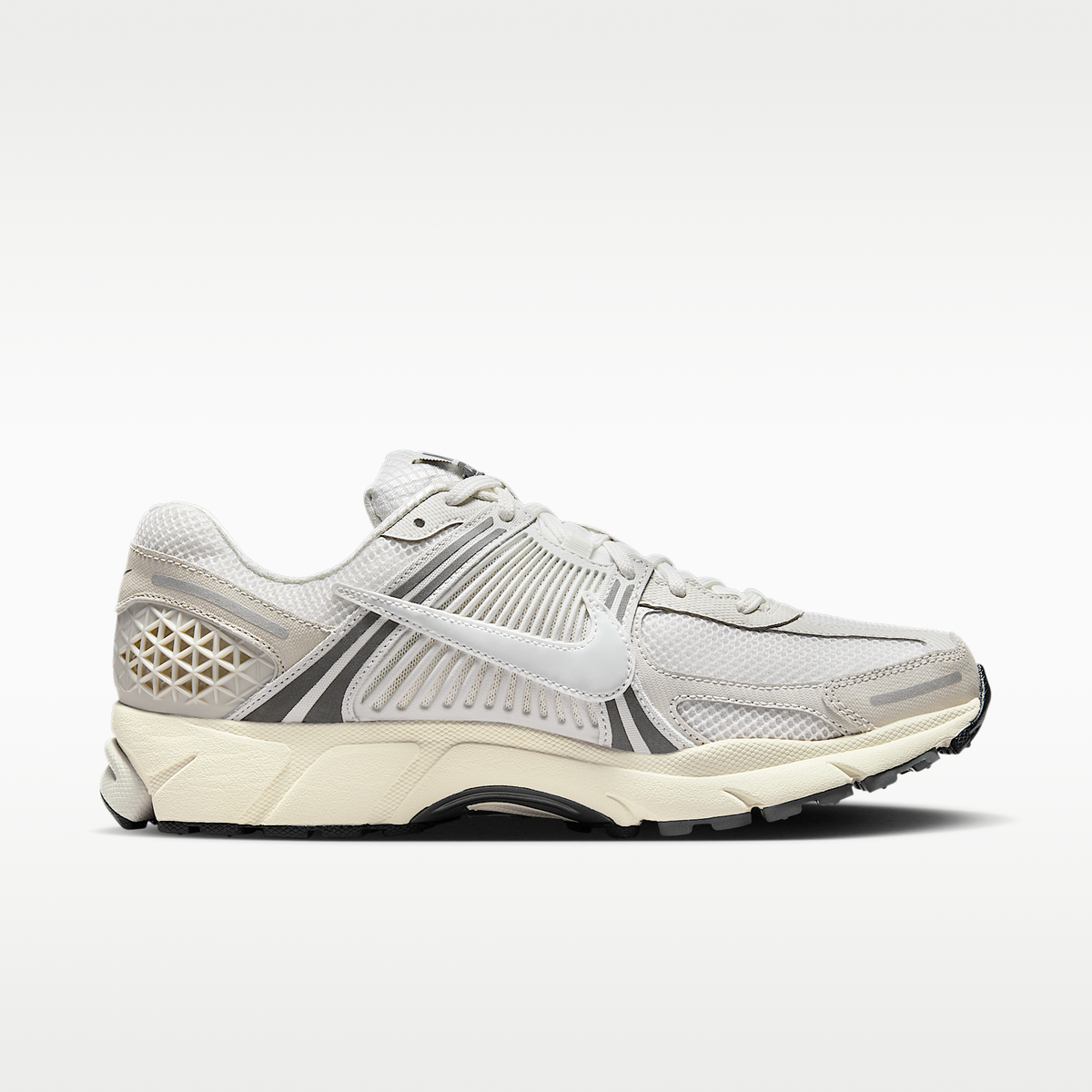 Zoom Vomero 5 SE Platinum Tint sneaker product image 3 | Foot Spikes