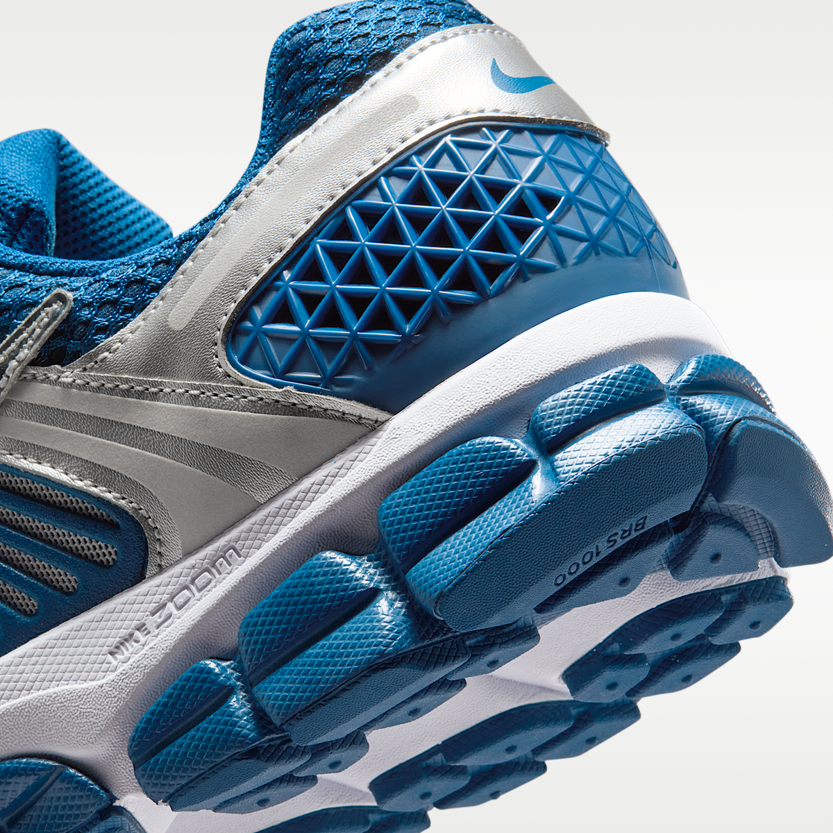 Zoom Vomero 5 Court Blue/White/Metallic Silver sneaker product image 8 | Foot Spikes