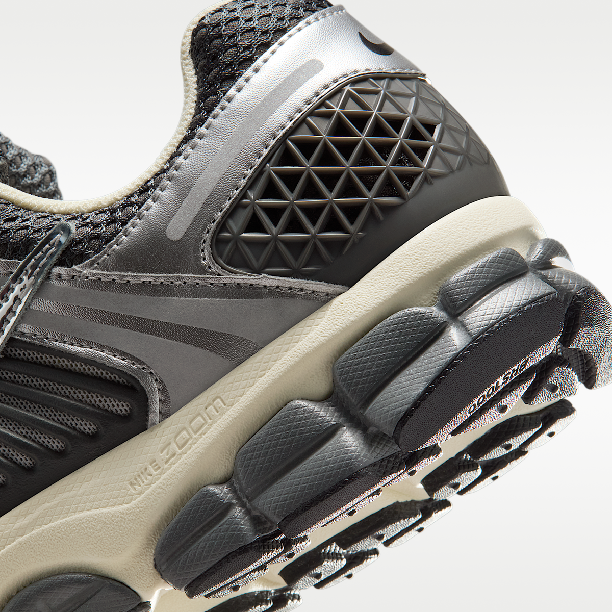 Zoom Vomero 5 Iron Grey/Chrome/Metallic Silver sneaker product image 8 | Foot Spikes