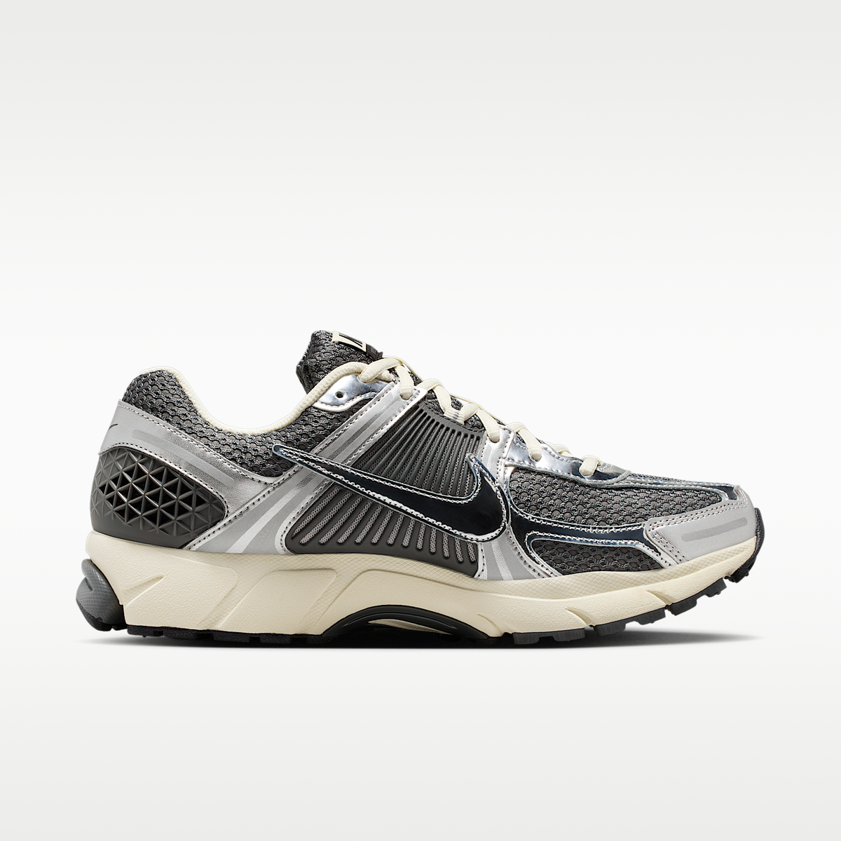 Zoom Vomero 5 Iron Grey/Chrome/Metallic Silver sneaker product image 3 | Foot Spikes