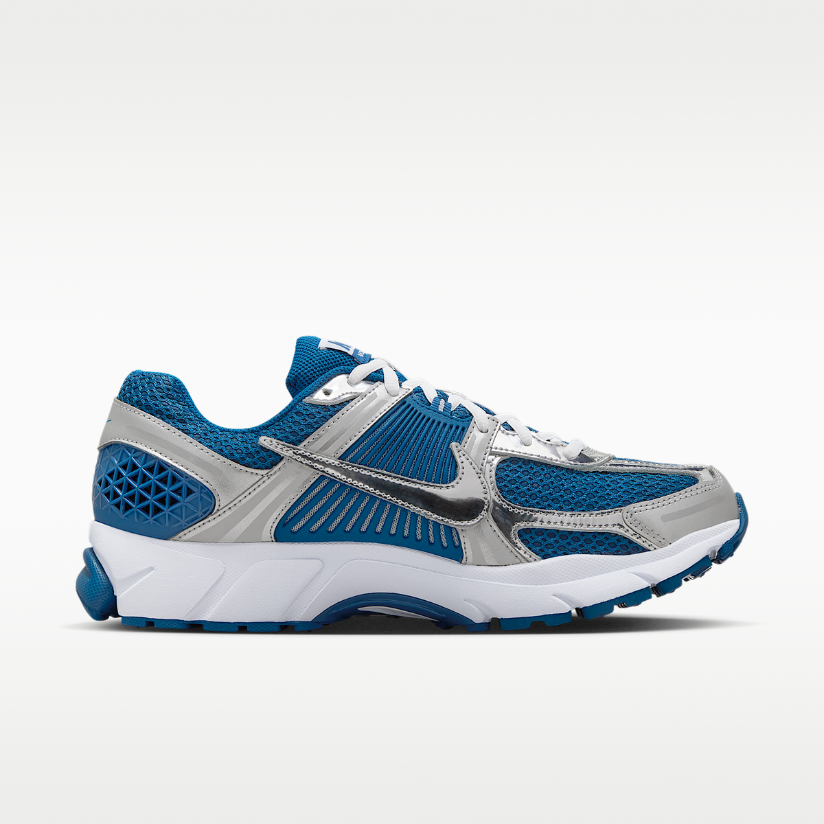 Zoom Vomero 5 Court Blue/White/Metallic Silver sneaker product image 3 | Foot Spikes