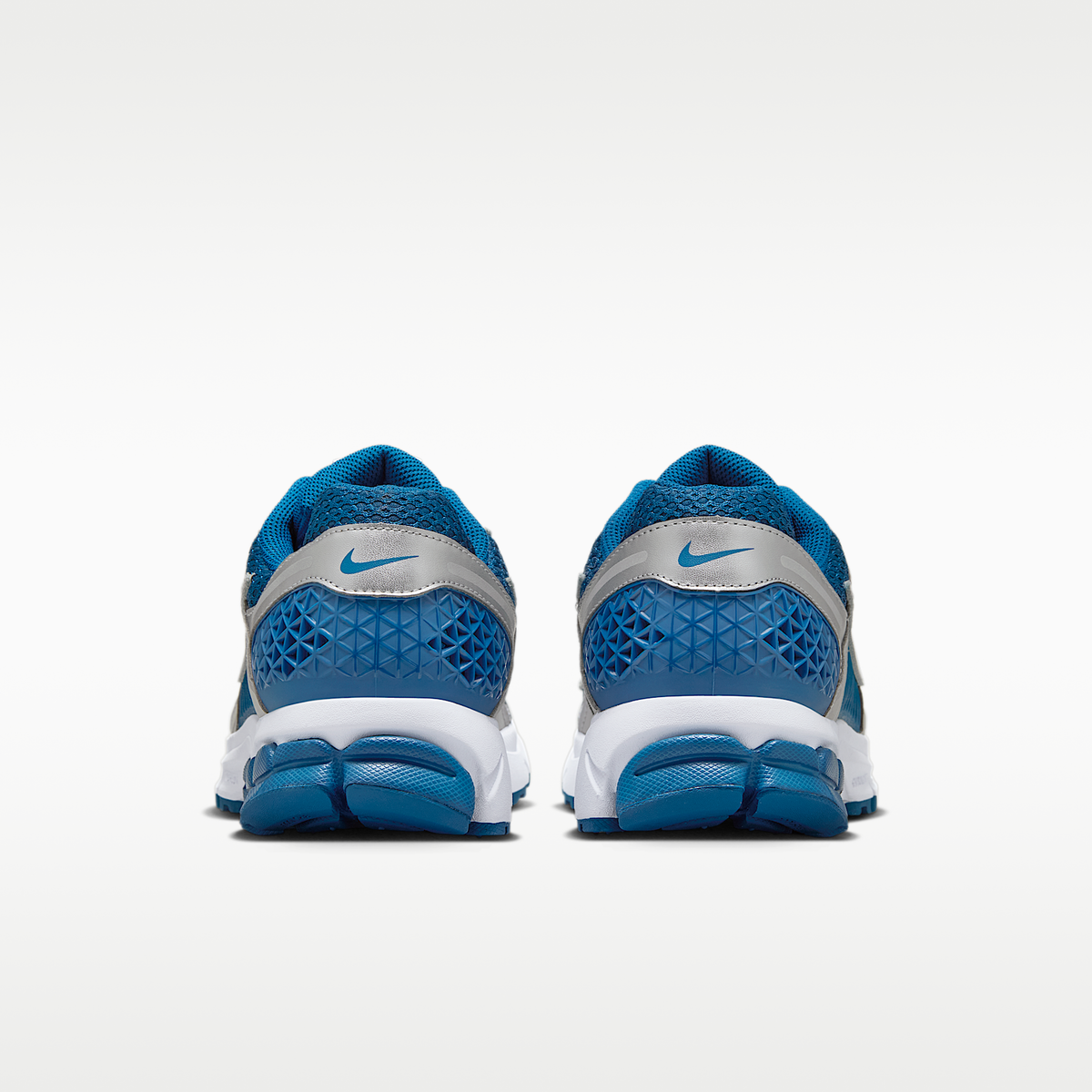Zoom Vomero 5 Court Blue/White/Metallic Silver sneaker product image 6 | Foot Spikes