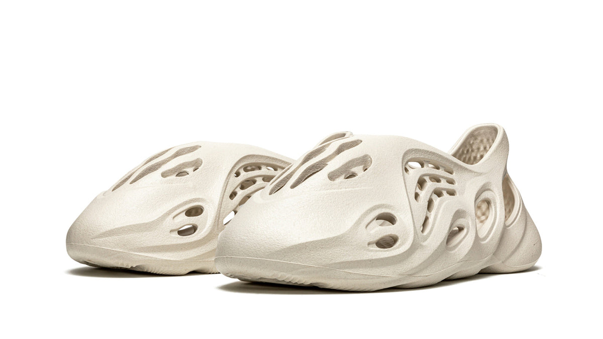 YEEZY FOAM RUNNER "Ararat" sneaker product image 2 | Foot Spikes