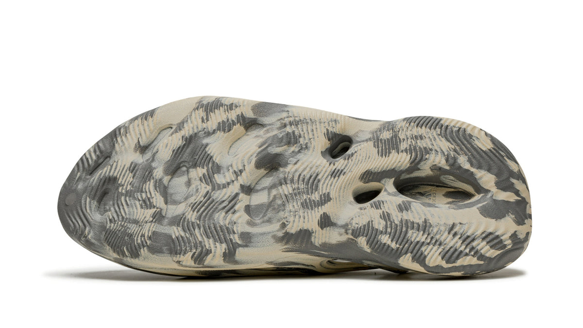 YEEZY FOAM RUNNER MXT "Moon Gray" sneaker product image 5 | Foot Spikes
