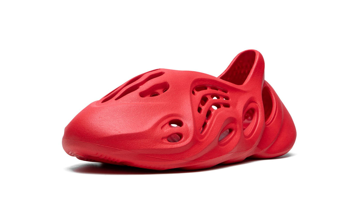 YEEZY FOAM RUNNER "Vermillion" sneaker product image 3 | Foot Spikes