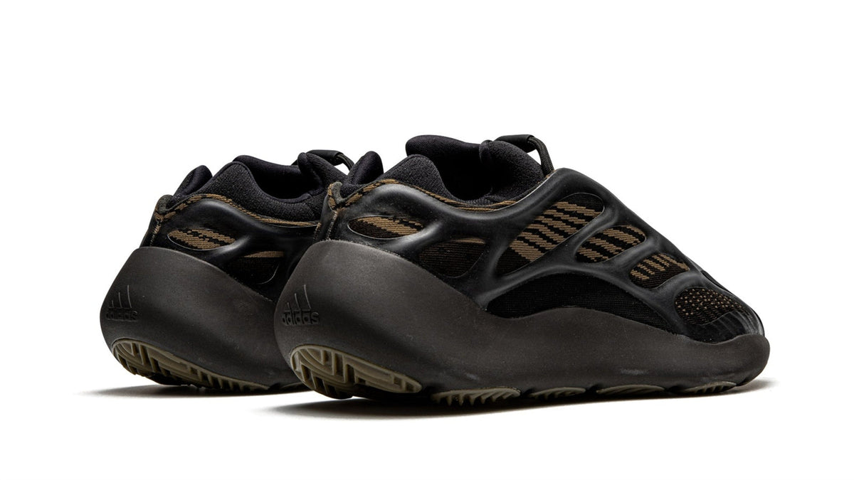 YEEZY 700 V3 "Clay Brown" sneaker product image 4 | Foot Spikes