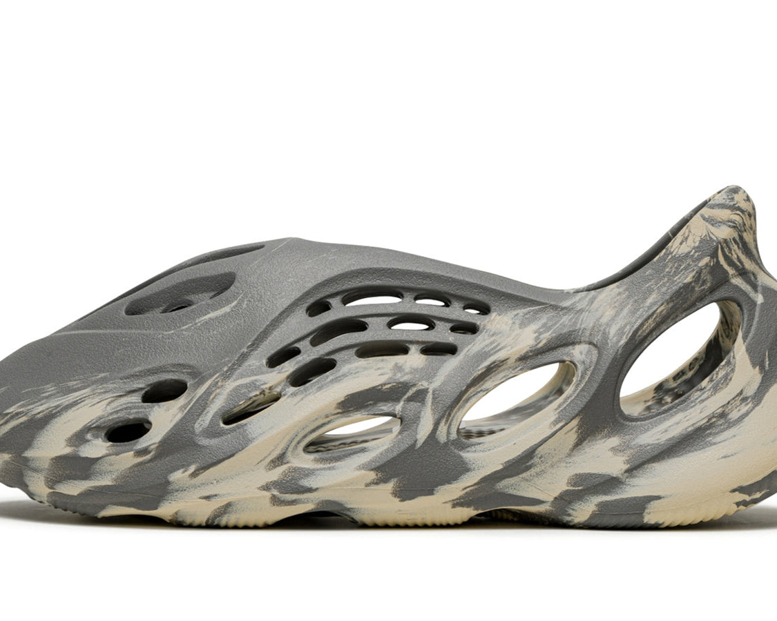YEEZY FOAM RUNNER MXT "Moon Gray" sneaker product image 1 | Foot Spikes