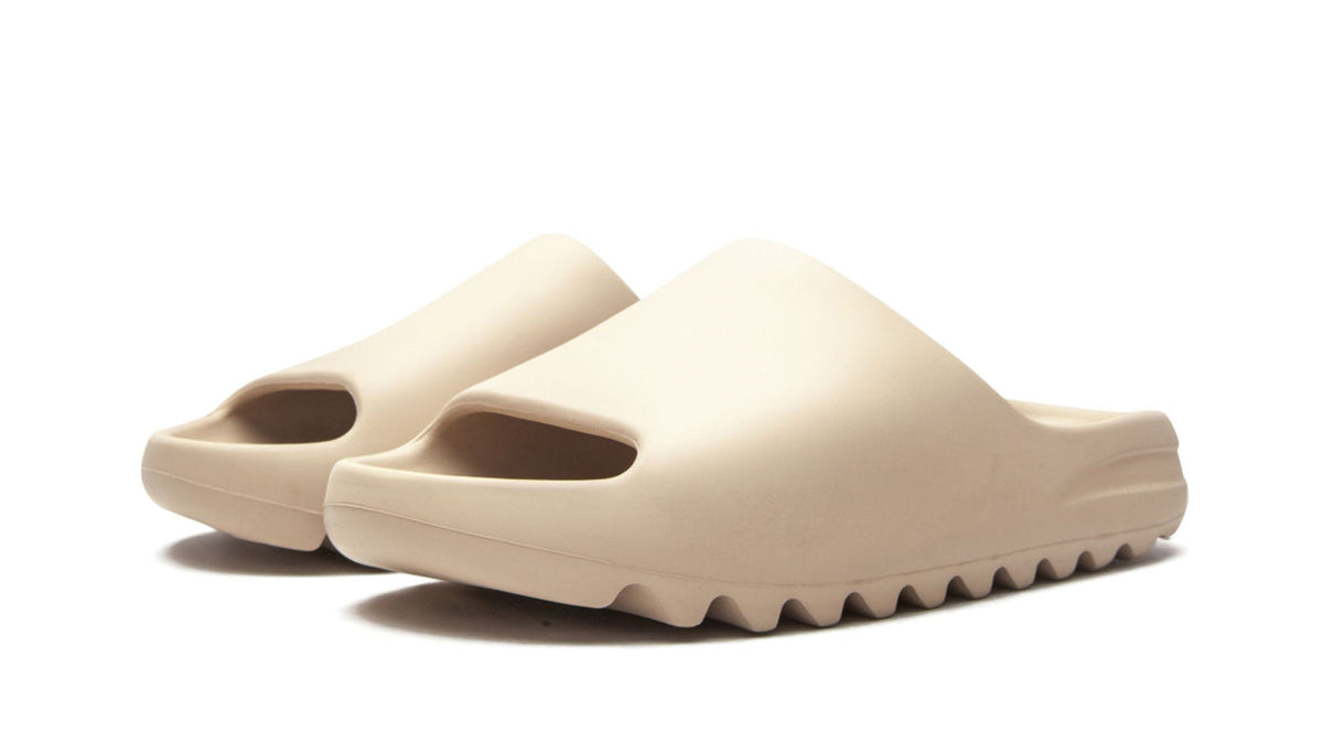 YEEZY SLIDE "Pure 2021" sneaker product image 4 | Foot Spikes