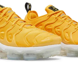 Wmns Air VaporMax Plus 'Go The Extra Smile' sneaker product image 4 | Foot Spikes