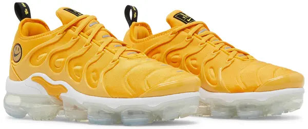 Wmns Air VaporMax Plus 'Go The Extra Smile' sneaker product image 4 | Foot Spikes