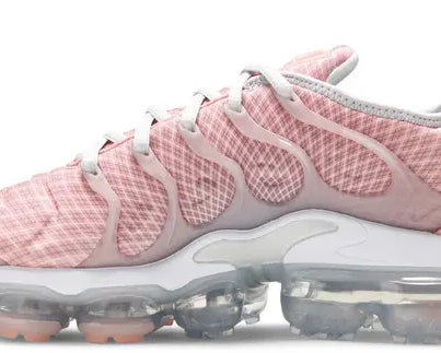 Wmns Air VaporMax Plus 'Bleached Coral' sneaker product image 1 | Foot Spikes