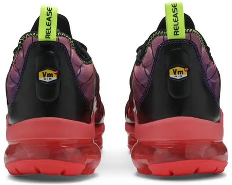 Air VaporMax Plus 'Laser Crimson' sneaker product image 3 | Foot Spikes
