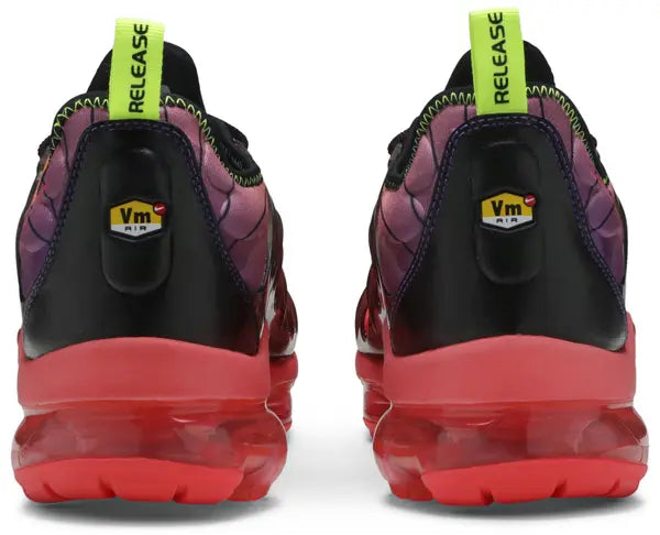 Air VaporMax Plus 'Laser Crimson' sneaker product image 3 | Foot Spikes