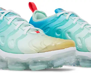 Wmns Air VaporMax Plus 'Mint Foam Laser Blue' sneaker product image 4 | Foot Spikes