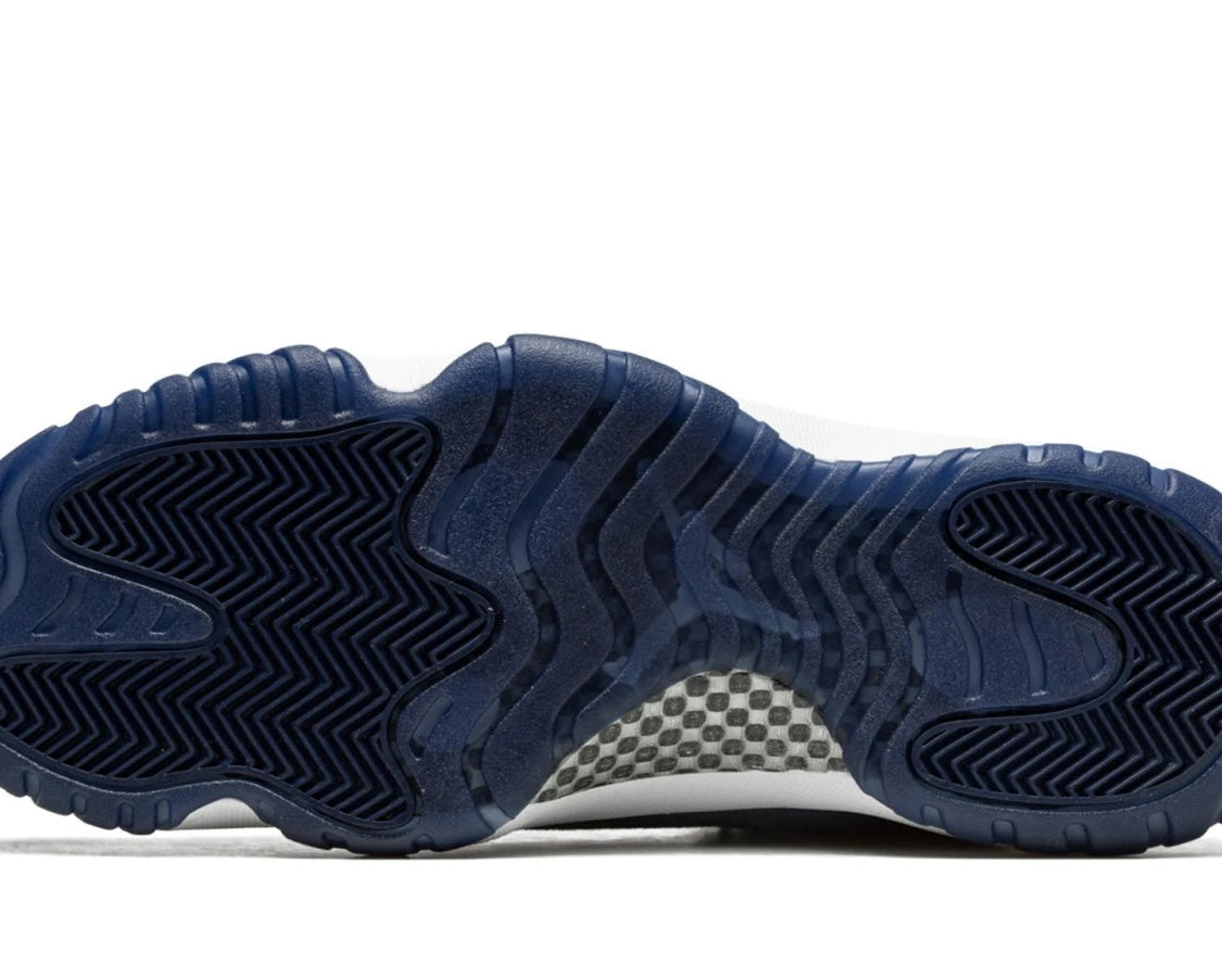 AIR JORDAN 11 VELVET WMNS "Midnight Navy" sneaker product image 5 | Foot Spikes