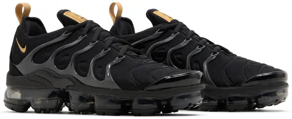 Air VaporMax Plus 'Black Metallic Gold' sneaker product image 4 | Foot Spikes