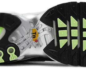Air Max Plus SE 'Black Chrome' sneaker product image 2 | Foot Spikes