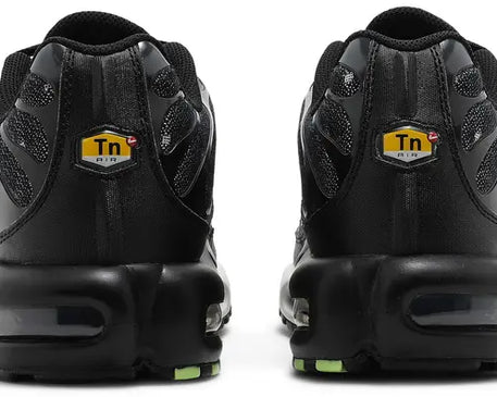 Air Max Plus SE 'Black Chrome' sneaker product image 3 | Foot Spikes