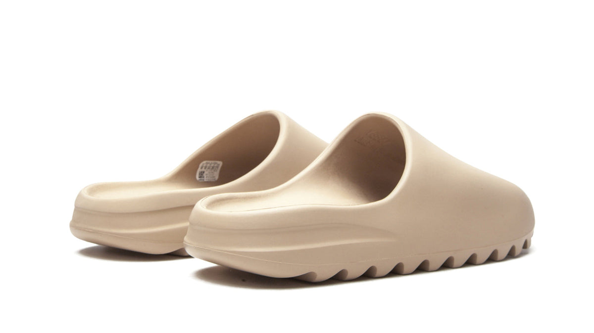 YEEZY SLIDE "Pure 2021" sneaker product image 3 | Foot Spikes