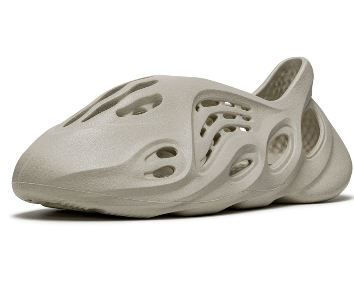 YEEZY FOAM RUNNER "Sand" sneaker product image 3 | Foot Spikes