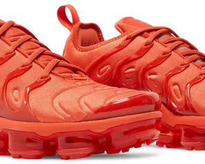 Wmns Air VaporMax Plus 'Triple Orange' sneaker product image 4 | Foot Spikes