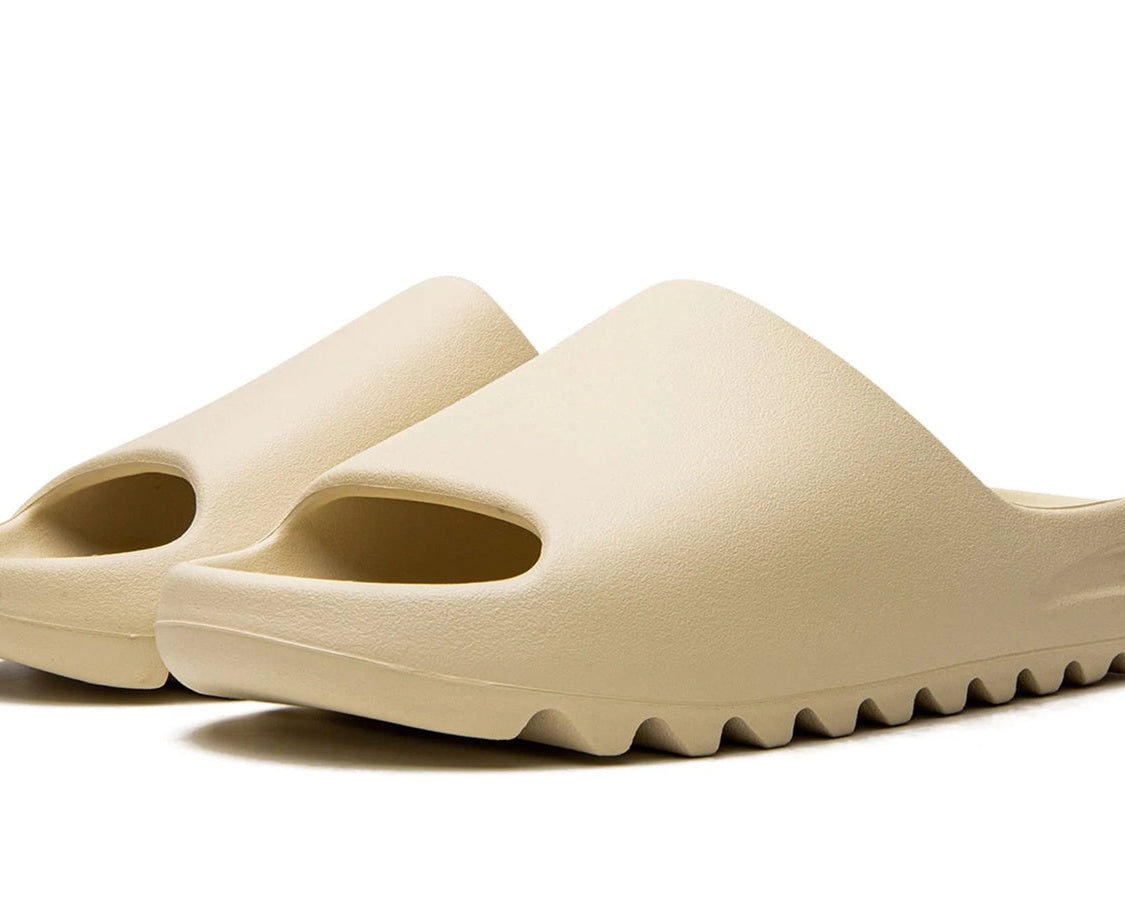 YEEZY SLIDE "Pure" sneaker product image 2 | Foot Spikes