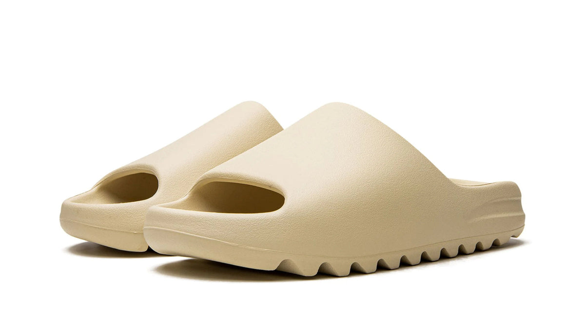 YEEZY SLIDE "Pure" sneaker product image 2 | Foot Spikes