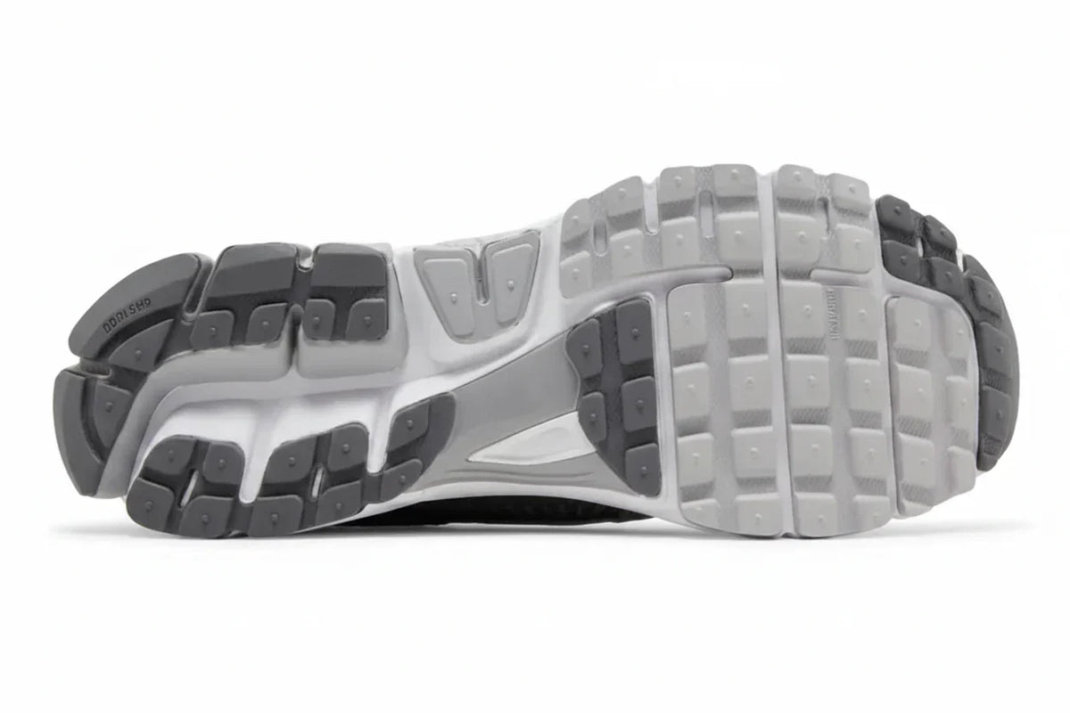 Air Zoom Vomero 5 'Wolf Grey' sneaker product image 2 | Foot Spikes