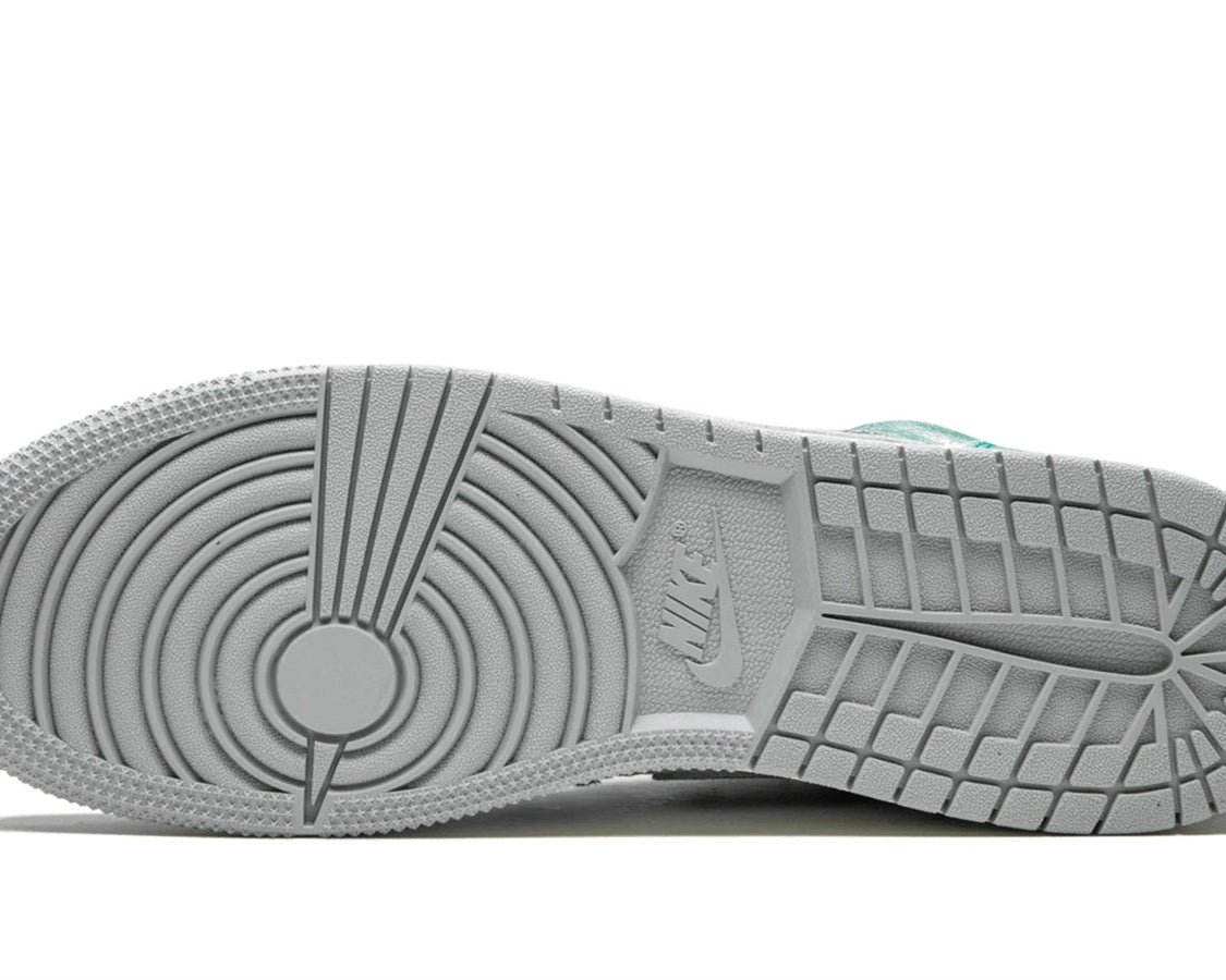 Air Jordan 1 Retro High OG "Turbo Green" sneaker product image 3 | Foot Spikes