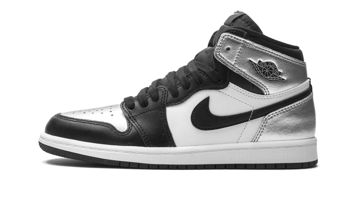 AIR JORDAN 1 RETRO HIGH OG WMNS "Silver Toe" sneaker product image 1 | Foot Spikes